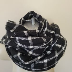 Apt. 9 Cozy Oversized Fringe Trim Blanket Scarf Black and White Plaid